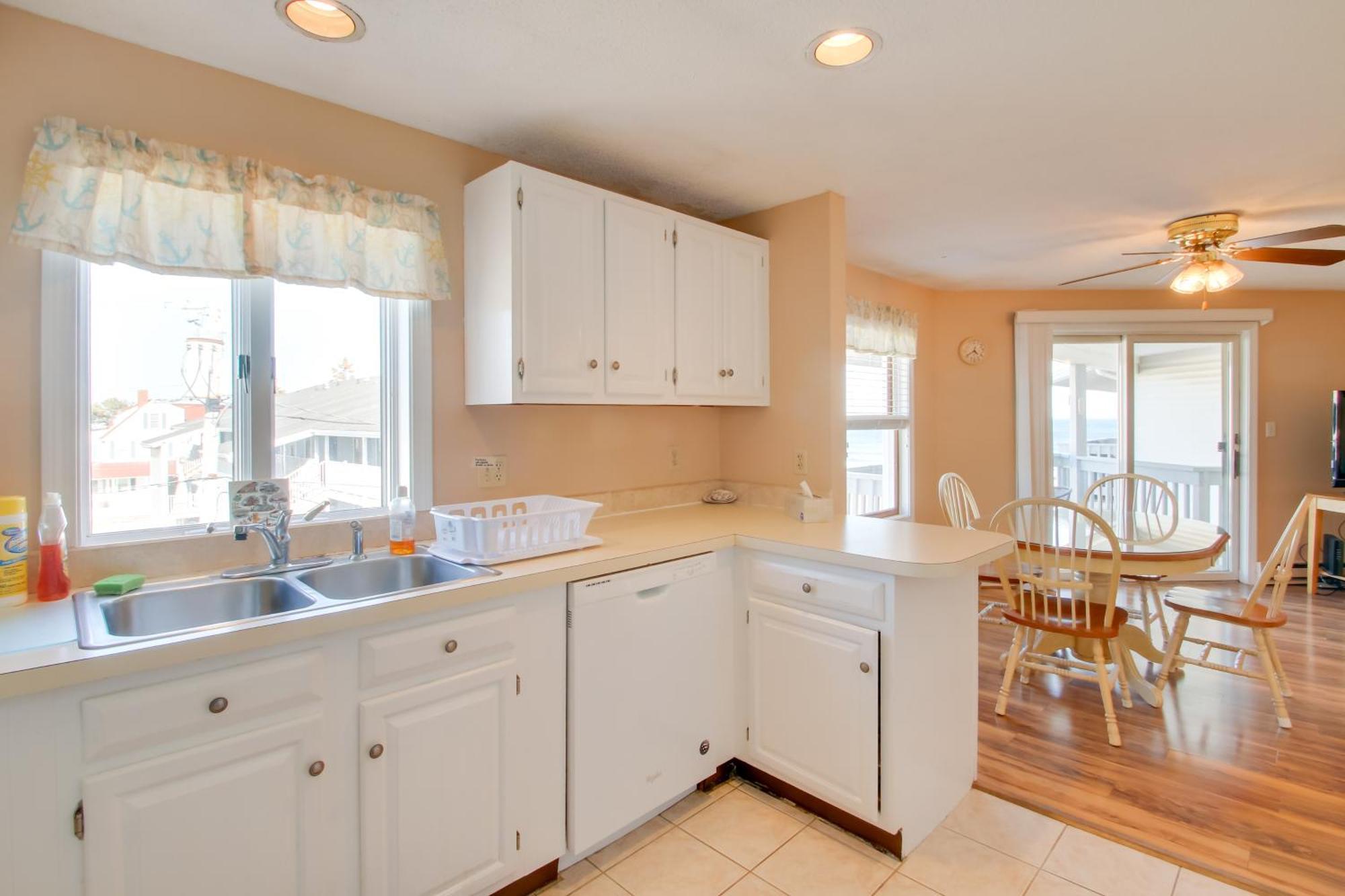 Beachfront Old Orchard Beach Condo With Balcony Exteriör bild