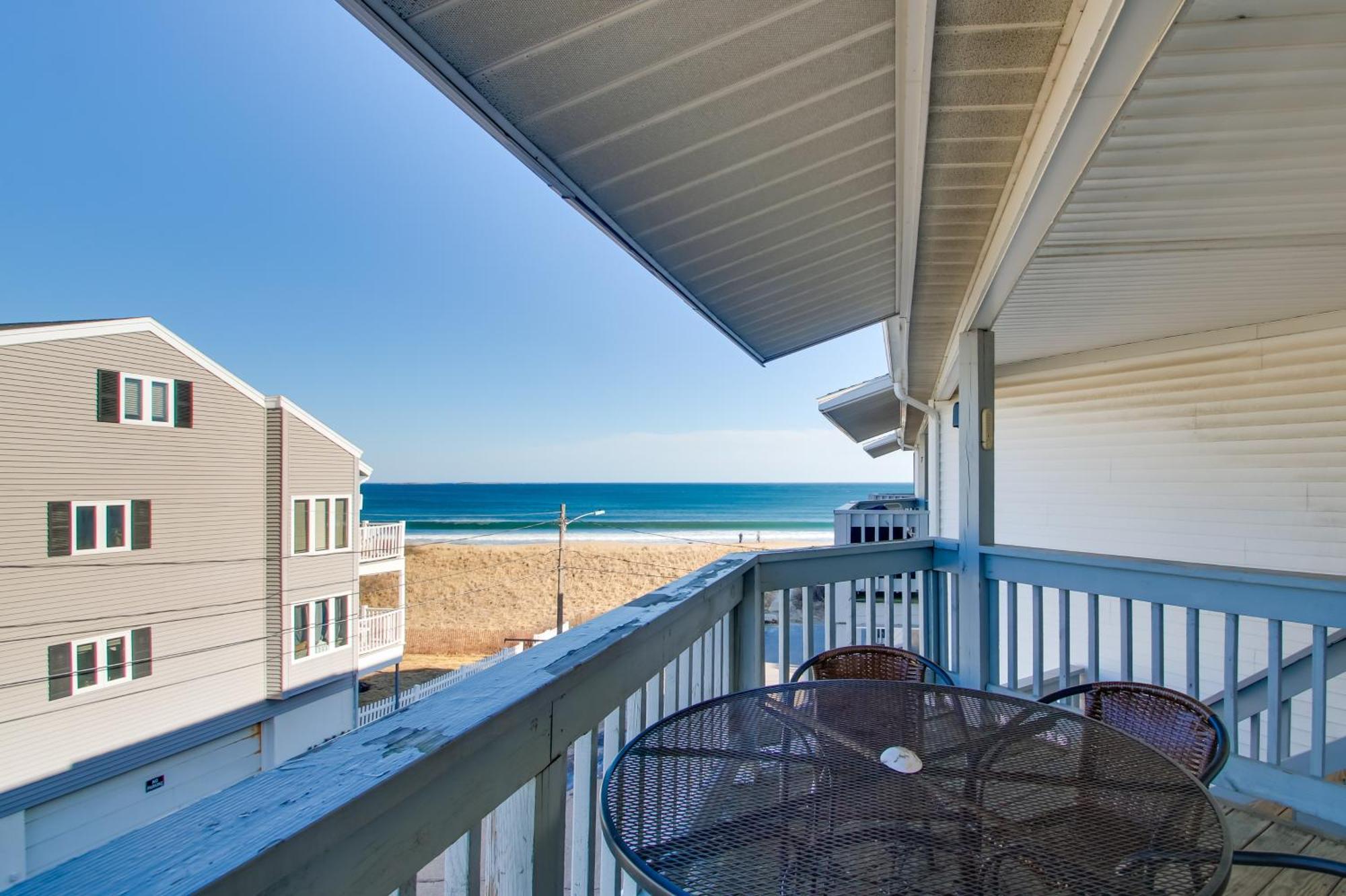 Beachfront Old Orchard Beach Condo With Balcony Exteriör bild
